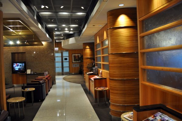 AA Flagship Lounge - Chicago AA Flagship Lounge - Chicago