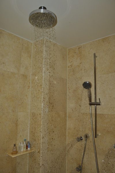 Z Ocean Hotel - Shower Z Ocean Hotel - Shower
