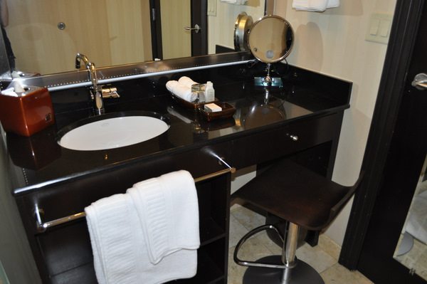 Z Ocean Hotel - Her Vanity Z Ocean Hotel - Her Vanity