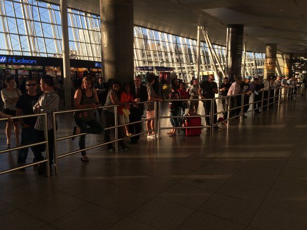 Daraius' Diary Love In An Airport Daraius' Diary Love In An Airport