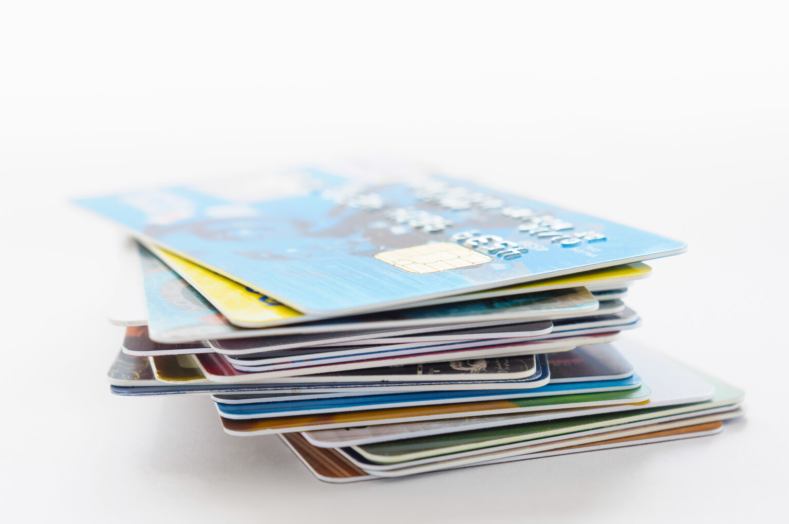 how-to-tell-a-credit-card-from-a-debit-card