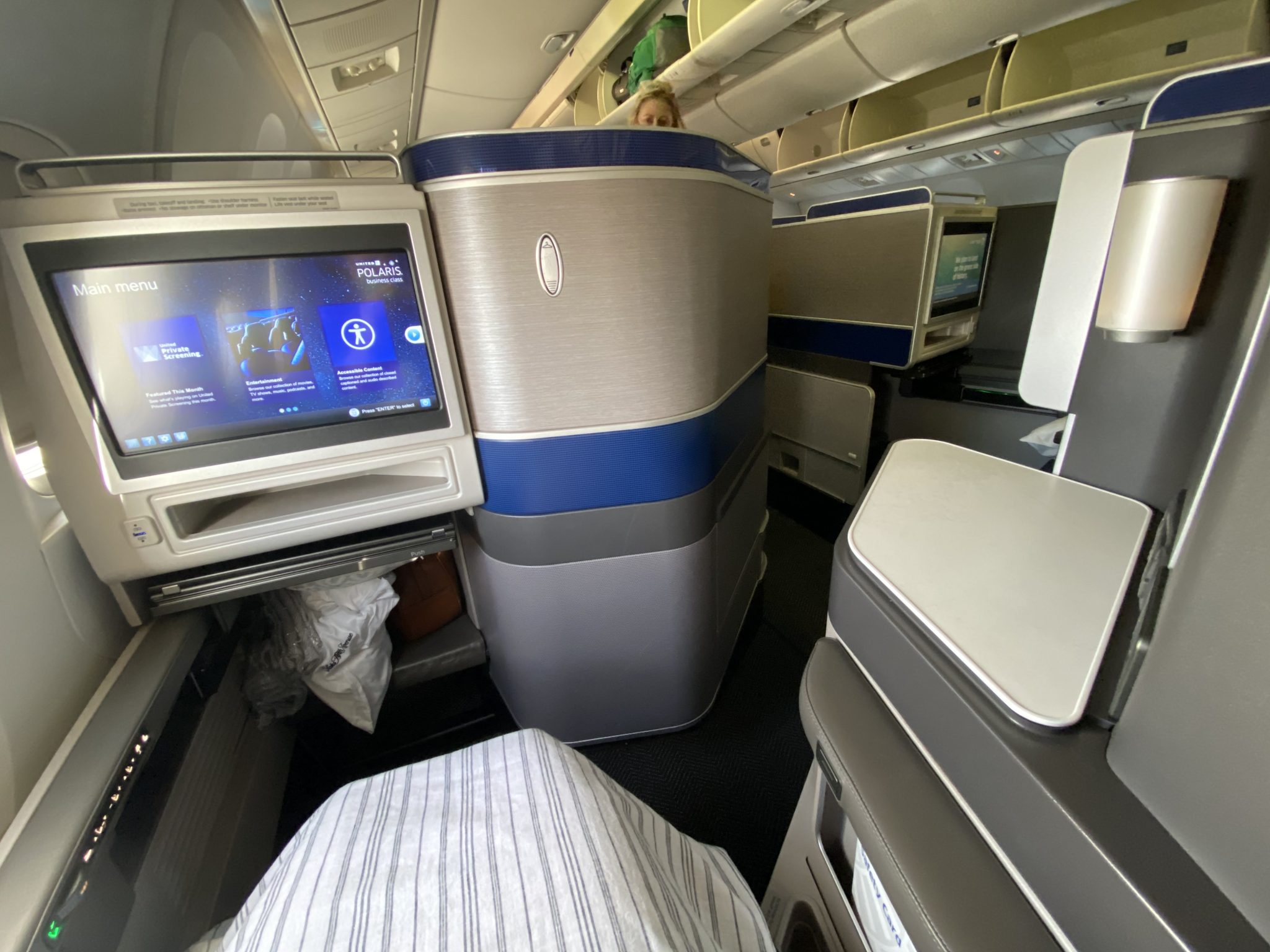 Quick review of the United Airlines business class seat you can book to
