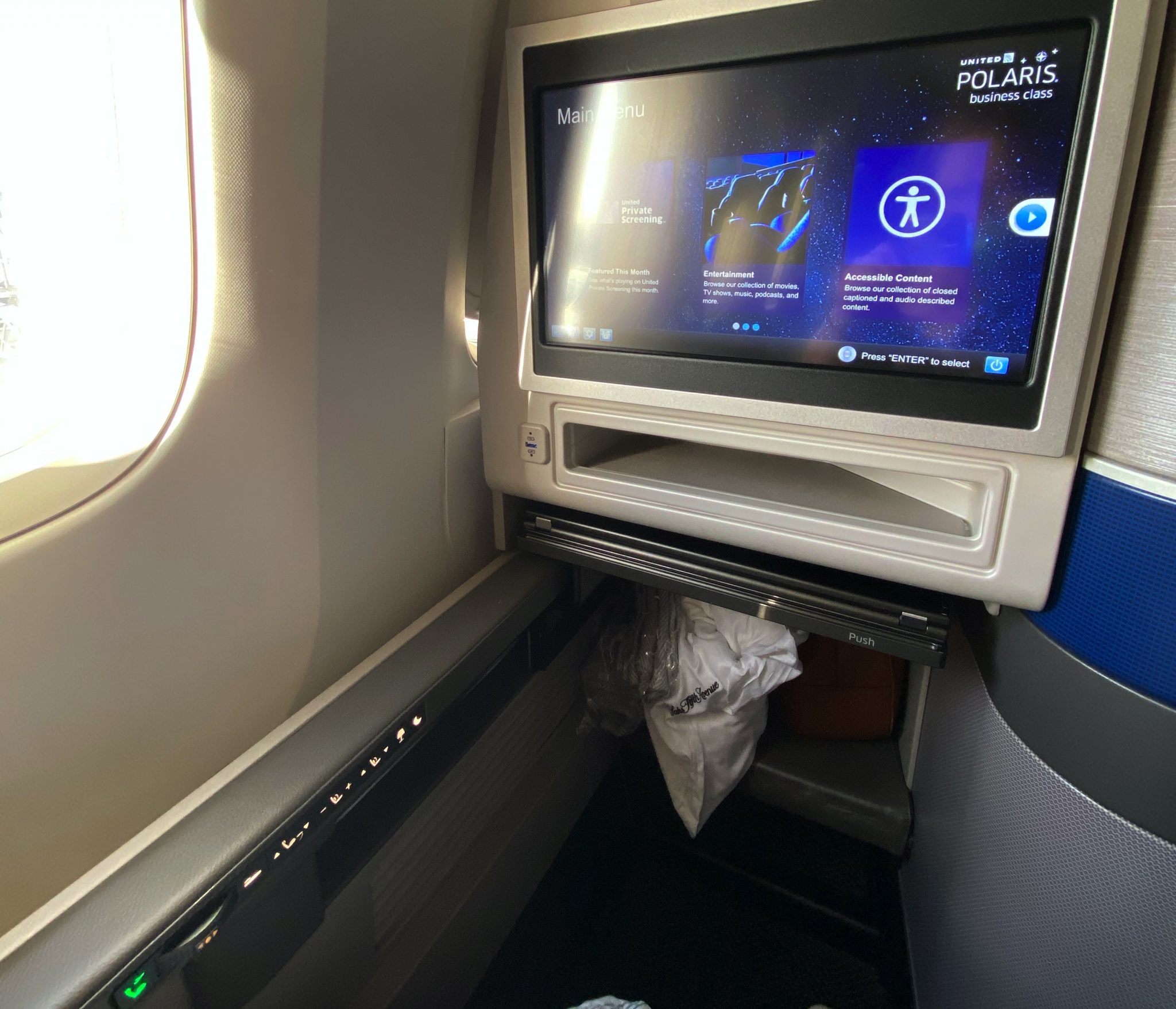 Quick review of the United Airlines business class seat you can book to
