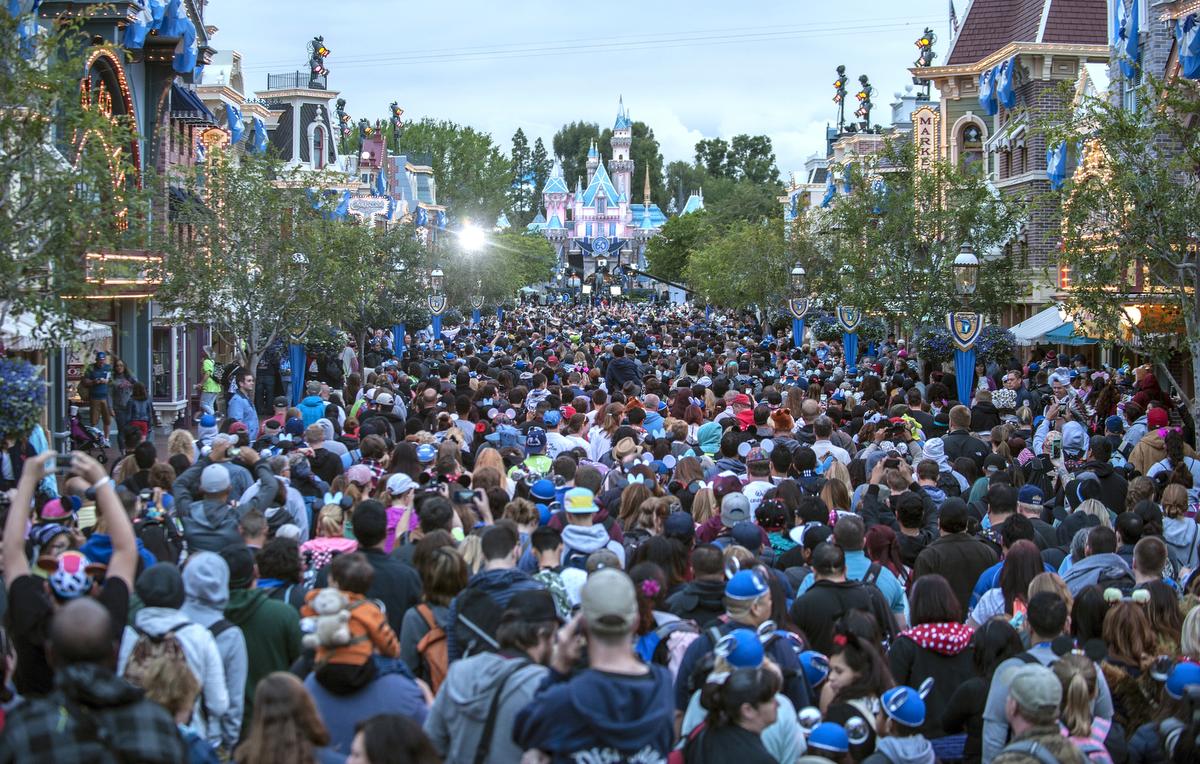 Avoid Grotesque Disney Crowds By Visiting During These Dates | Million ...